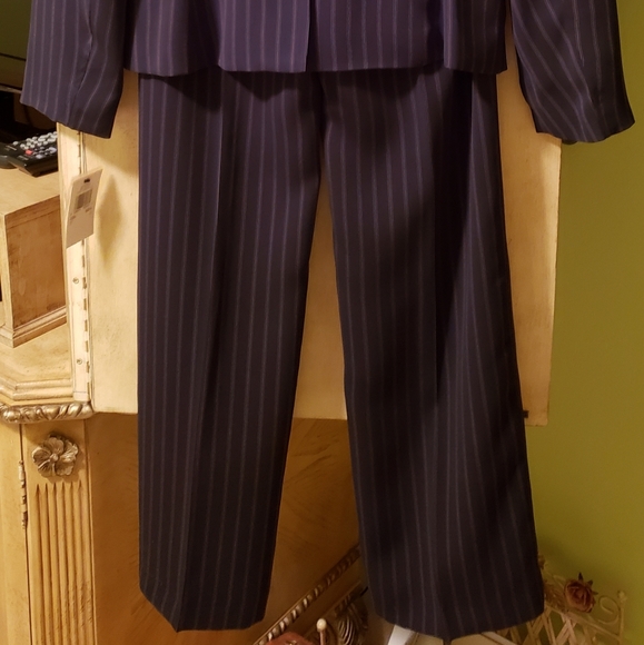 Ann Klein pants suit - Picture 4 of 7